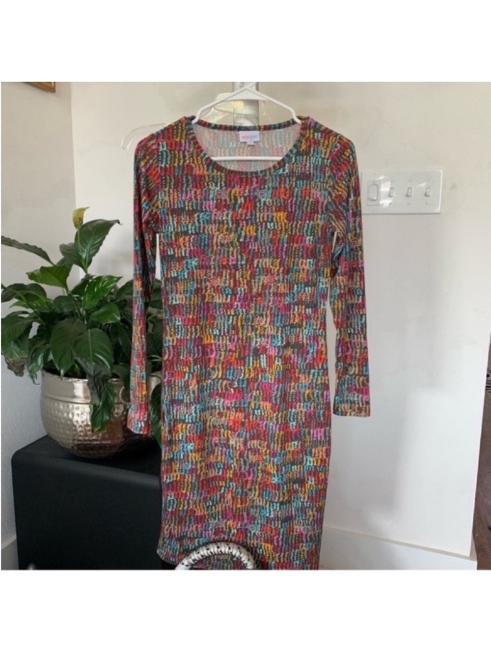 LulaRoe multicolor midi dress Sz XS fitted stretchy crewneck long sleeves